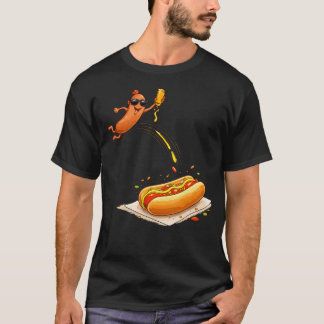面白い食品のキャラクターイラスト、ホットドッグがバンズに飛び込む少年 Tシャツ