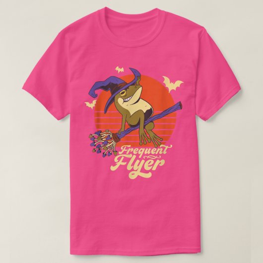 面白い魔女のカエル フライヤー トード 乗る ほうき Tシャツ (デザイン正面)