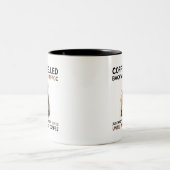 面白い黒猫のコーヒー 裏返しはEeffoc ツートーンマグカップ (中央)