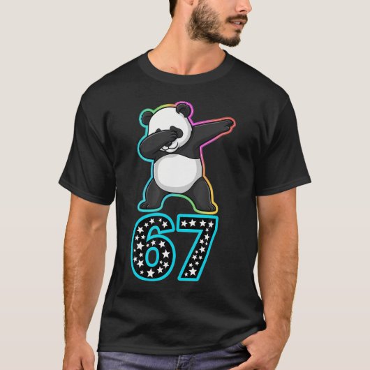 面白い67ミーム ダビングパンダ 虹 Gen Zシックス Tシャツ (正面)