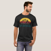 面白い ハイキング レトロ 山 自然 アウトドア Tシャツ (正面フル)