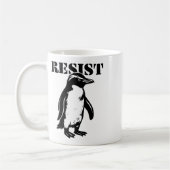 面白い!関税に抵抗するペンギンの抗議 コーヒーマグカップ (左)