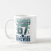 面白い 67日間 学校の難しい宿題のミームを生き延びた コーヒーマグカップ (左)