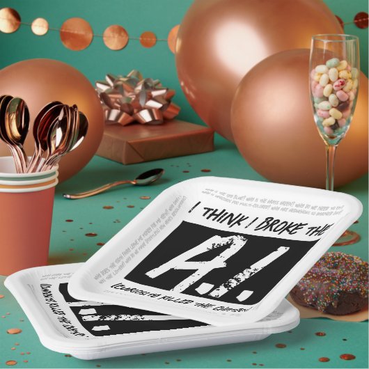 面白い、AI開発者のを壊したっぽい ペーパープレート (複数)