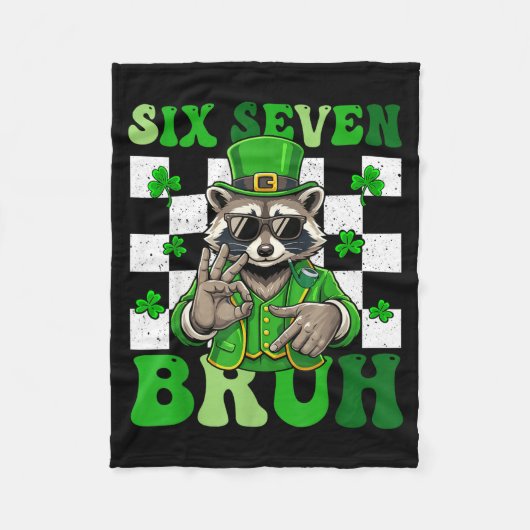 面白いsix seven bruhアライグマ聖パトリックの日67 フリースブランケット (正面)