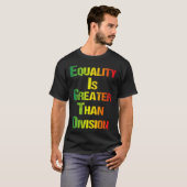 面白いTシャツ ジューンティーンス エクイタリティ・イズ・グレイター・ザン・ディビジョン Tシャツ (正面フル)