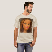 面白くて不快な人形の顔ミーム Tシャツ (正面フル)