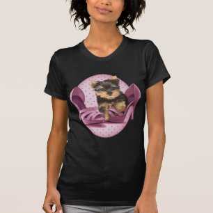 靴のヨークシャーテリア Tシャツ