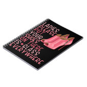 靴を婦人用に置くとガラスがあちこちにある ノートブック (左側)