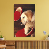 靴を木製の床に横たえて、高架の犬 キャンバスプリント (インサイチュ (リビング))