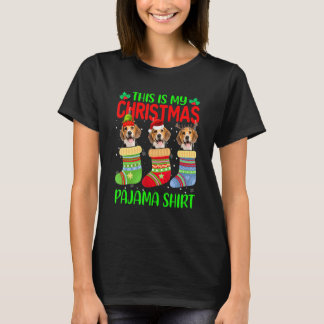 靴下をはいたビーグル犬のクリスマスパジャマ Tシャツ
