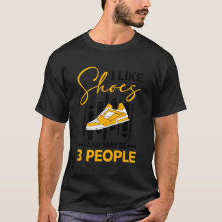 靴拾いスニーカーのコレクターのスニーカー Tシャツ