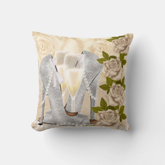 靴、バラ、真珠およびシャンペン クッション (正面)