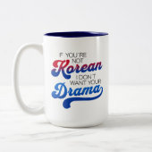 韓国のおもしろいドラマ愛好家のパーソナライズ ツートーンマグカップ (左)