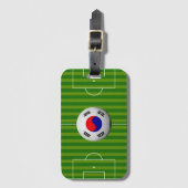 韓国国旗のボールを持つサッカー場 ラゲッジタグ (正面縦)