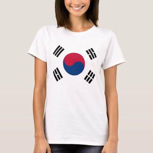 韓国国旗を持つ女性Tシャツ Tシャツ (正面)