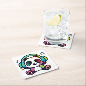 音楽にヘッドフォン聞でハッピーパンダ。 スクエアペーパーコースター (インサイチュ)