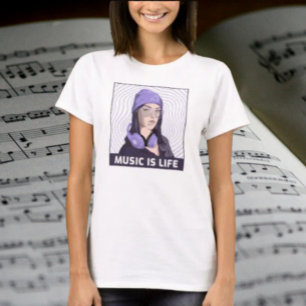 音楽は生命である – アーバンヘッドフォンガールグラフィックティー Tシャツ