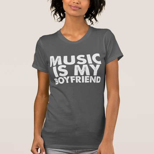 音楽は私のボーイフレンドです Tシャツ (正面)