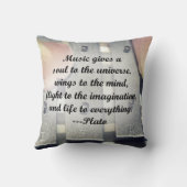 音楽は精神の鐘のバラのデザインを与えます クッション (裏面)