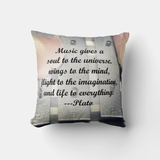 音楽は精神の鐘のバラのデザインを与えます クッション (正面)
