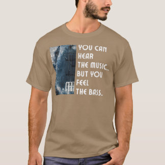 音楽は聴こえるがベース感じグイタ Tシャツ