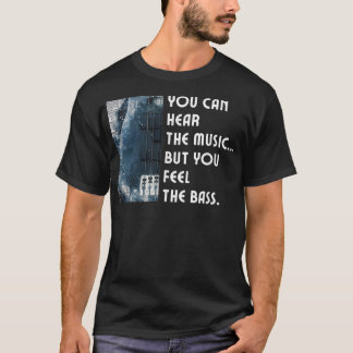 音楽は聴こえるがベース感じグイタ Tシャツ