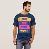音楽を奏で続ける少年 Tシャツ (正面フル)