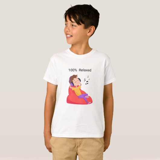 音楽を聴く少年 Tシャツ (正面フル)