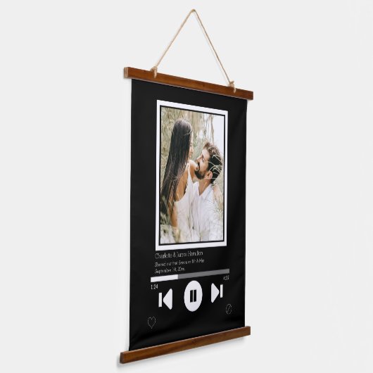 音楽プレーヤーの写真パーソナライズされた 吊り下げ型タペストリー (傾斜あり)