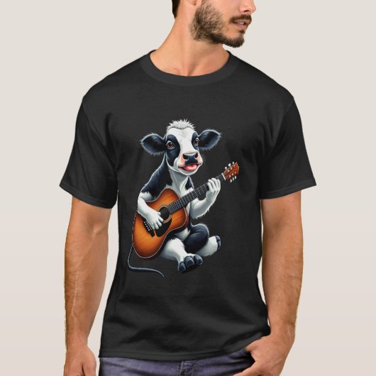 音楽好きのためのギターを演奏する面白い牛のデザイン Tシャツ (正面)