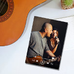 音楽愛好家QRコー結婚ドの写真日付を保存 セーブザデート<br><div class="desc">ミュージシャンや音楽に対する共通の愛を信じるカップルのために完璧な、この日を除けば、あなたのゲストとコードを打ち当て離れ、彼らがあなたの特別な日を楽しむことを熱心に期待する。「生涯の遊お祝いにヒット！」 – このキャプションは、音楽、笑い、大切な瞬間が詰まった忘れられない結婚式の日のステージを設定する。あなたの愛の物語をユニークに作る追加の詳細にあなたのウェブサイトのための写真結婚、名前、日付とQRコードを追加することによってあなたの日付をパーソナライズする。</div>