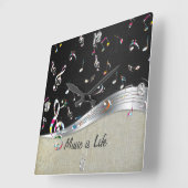 「音楽素晴らしはライフ」のカラフル音楽ノート スクエア壁時計 (傾斜)