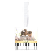 音符およびピアノ鍵の黒および金ゴールド キューブオーナメント (正面)