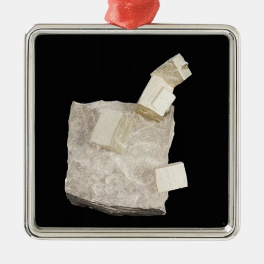 頁岩の黄鉄鉱の水晶 メタルオーナメント (正面)
