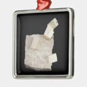 頁岩の黄鉄鉱の水晶 メタルオーナメント (左)