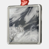 頂上淡い色のから吹の灰煙 メタルオーナメント (左)