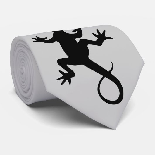 順次に上っているトカゲ ネクタイ (ロール)