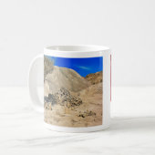頑丈で乾燥した風景 コーヒーマグカップ (正面左)
