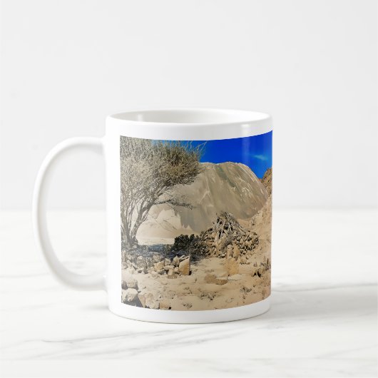 頑丈で乾燥した風景 コーヒーマグカップ (左)