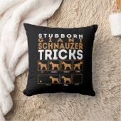 頑固なジャイアントシュナウザー犬のトリック図 クッション (ブランケット)
