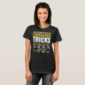 頑固なチワワおもしろいトリック Tシャツ (正面フル)