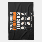 頑固なポメラニア犬のトリック贈り物好き キッチンタオル (縦)