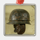 頬が付いているヘルメットは、Alesiaから、Tene IIIを守ります メタルオーナメント (正面)