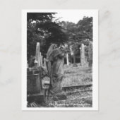 頭のない天使の彫像の古い墓地の郵便はがきの文字 ポストカード (正面)