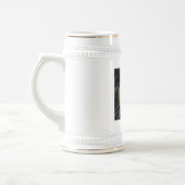 頭のない馬乗りのジャック・オ・ランタンが炎の頭を上げる ビールジョッキ (左)