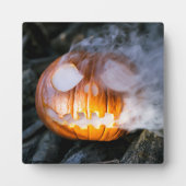 頭のない馬乗りのジャック・オ・ランタンが炎の頭を上げる フォトプラーク (正面)