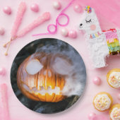 頭のない馬乗りのジャック・オ・ランタンが炎の頭を上げる ペーパープレート (パーティー)