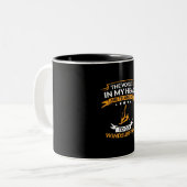 頭の中ではウィンドサーフィンに行きたい ツートーンマグカップ (正面左)