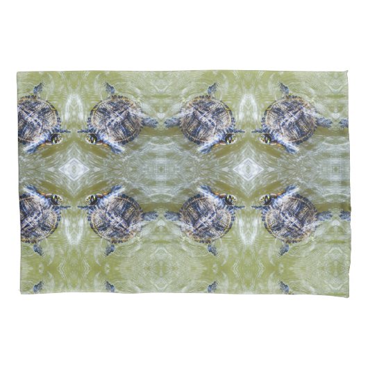 頭をポンとたたき上げたスイミングカメ 枕カバー (正面左)